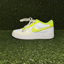 Load image into Gallery viewer, Size 7Y -Kids Nike Air Force 1 LV8 Volt/White DV1680-100
