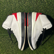 Load image into Gallery viewer, Size 10 - Jordan 2 Retro Mid Chicago
