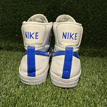 Load image into Gallery viewer, Size 7 - Nike Blazer &#39;77 Mid Airbrush - Royal Gradient Kids
