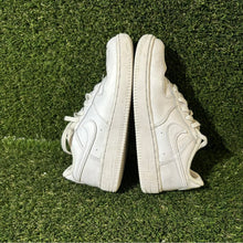 Load image into Gallery viewer, Size 1 (PS) - Kids Nike Force 1 LE Low Triple White
