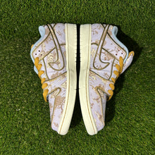 Load image into Gallery viewer, Nike SB Dunk City Of Style
