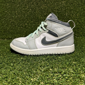 Size 1.5Y - Nike Air Jordan 1 Mid Light Smoke Grey Kids 640734-078