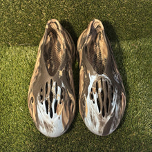 Load image into Gallery viewer, Adidas Foam Runner Mx Cinder-Men’s Size 11

