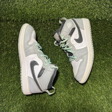 Load image into Gallery viewer, Size 1.5Y - Nike Air Jordan 1 Mid Light Smoke Grey Kids 640734-078
