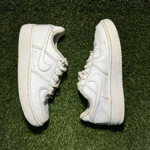 Load image into Gallery viewer, Size 12 (PS) - Nike Force 1 LE Low Triple White Kids
