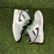 Load image into Gallery viewer, Size 1.5Y - Nike Air Jordan 1 Mid Light Smoke Grey Kids 640734-078
